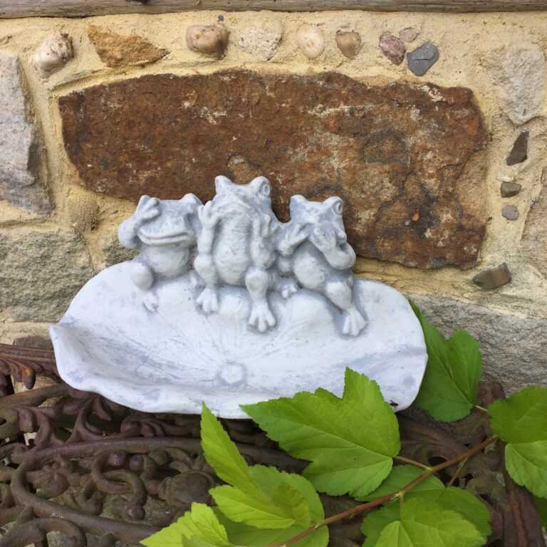 Drei Frösche Vogeltränke aus Stein - Frosch Dekoration romantische Futterschale