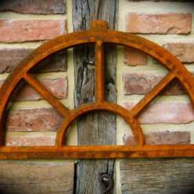 Eisenfenster für die Gartenmauer, Stallfenster wie antik, Ruinen Fenster Sonne