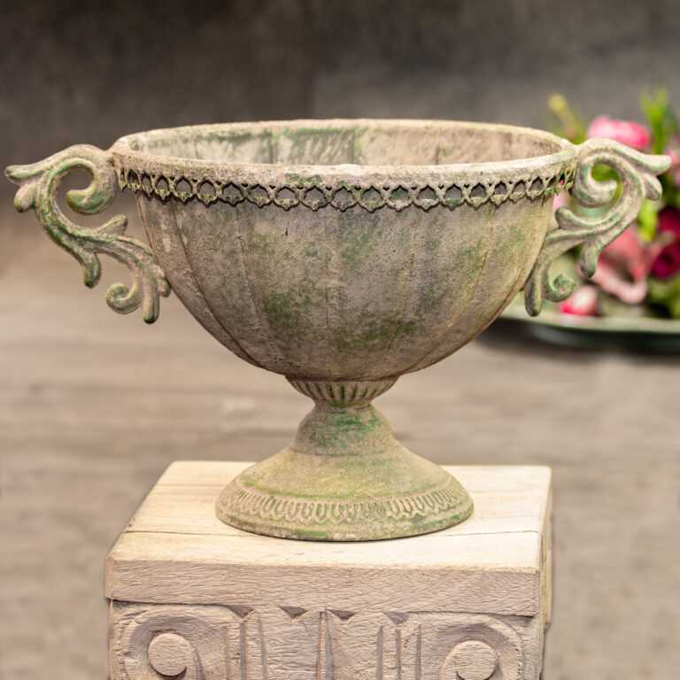 Französische Vase aus Eisen, Oval, Shabby Look, Blumenvase, Gartendeko