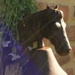 Glocke mit Pferdekopf - Türglocke, ländliche kunsthandwerkliche Gartenglocke