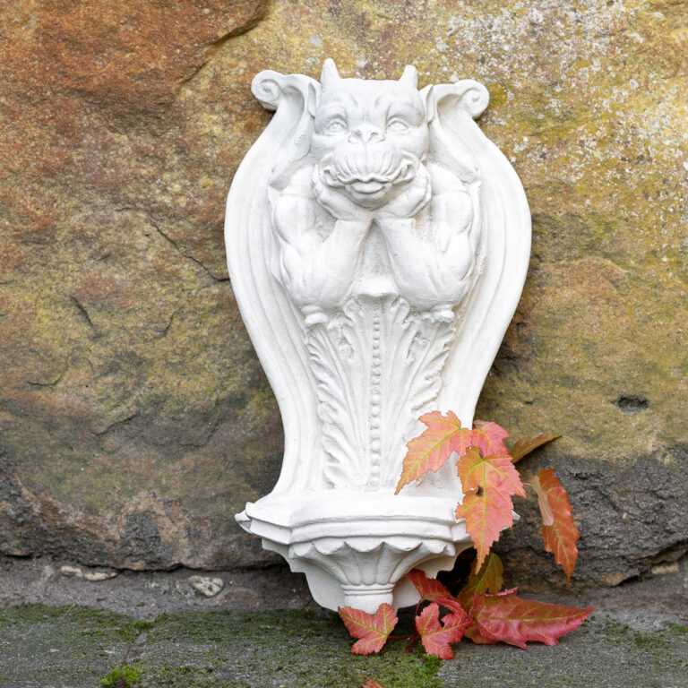 Wandkonsole Gargoyle | Steinguss, weiß | H 30 cm x T 16 cm