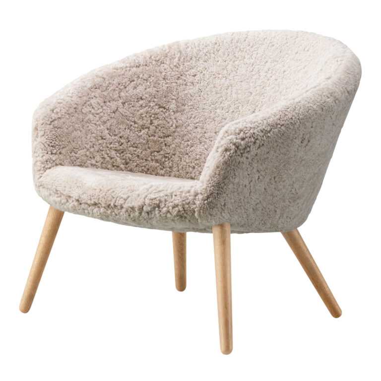Ditzel Lounge Chair Schafsfell-Sessel, Beine eiche geölt