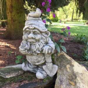 Lustiger Zwerg - Pfeife rauchender Gartenzwerg - Gnome Gartenfiguren Zwerge