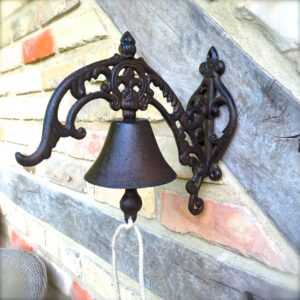 Schöne Garten-Glocke in historischer Form, Haustür-Glocke wie antik Landhausstil