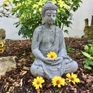 Buddha meditierend traumhafte Steinfigur Gartendekoration Figuren Terrasse